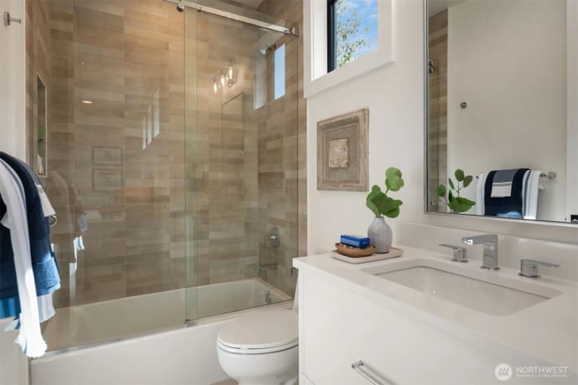 Property photo for 10415 Se 13th Street, Bellevue photo 16