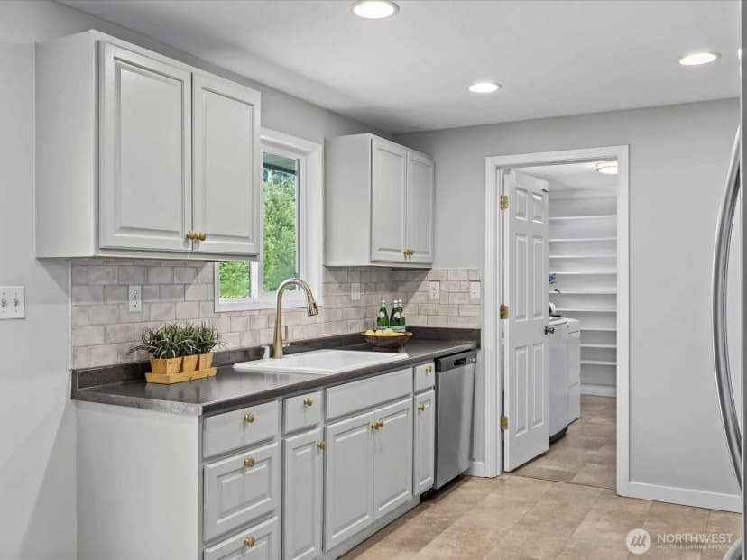 Property photo for 22628 87th Avenue W, Edmonds photo 16