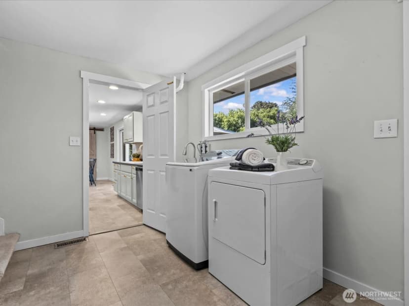 Property photo for 22628 87th Avenue W, Edmonds photo 19