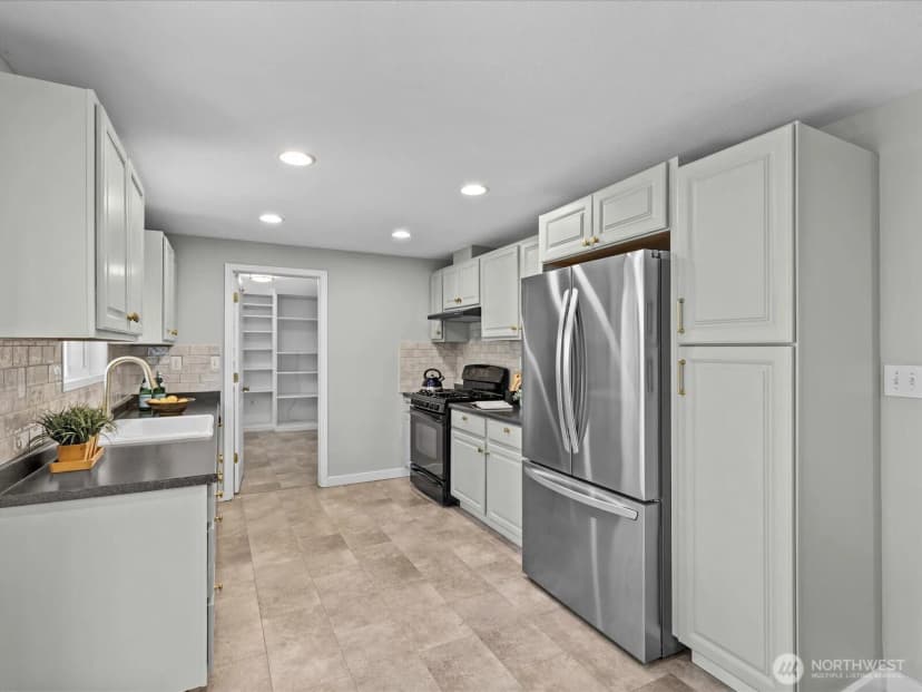 Property photo for 22628 87th Avenue W, Edmonds photo 4