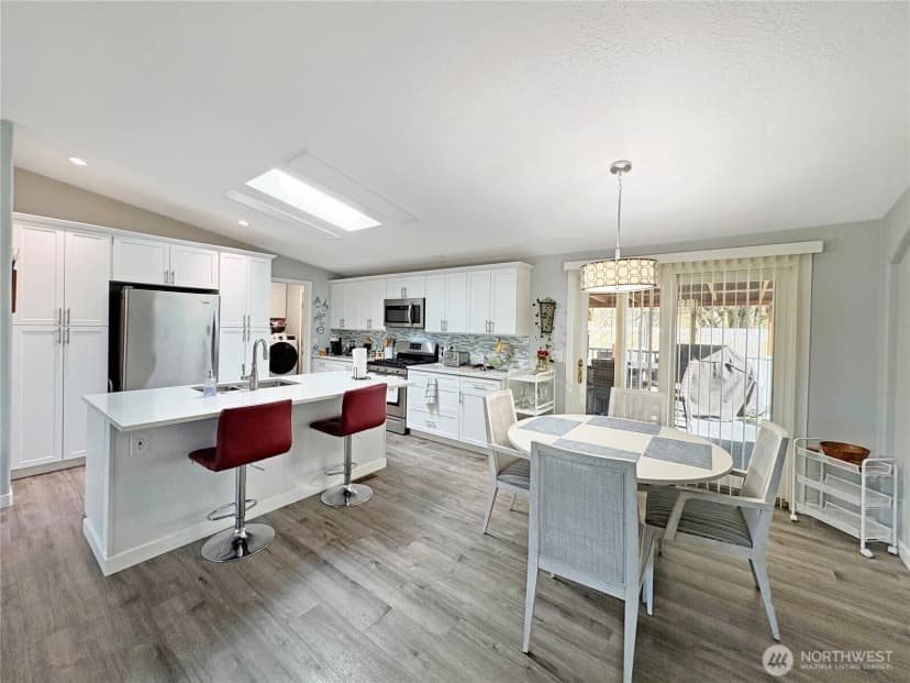 Property photo for 4332 Lakeview Court, Lacey photo 6