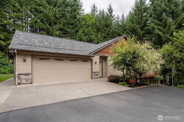 Property photo for 347 Ferncrest Road, Longview photo 3