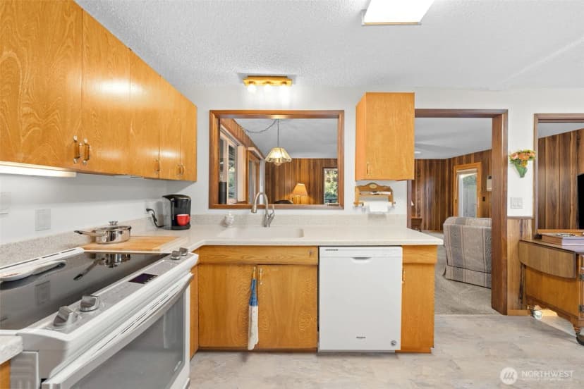 Property photo for 24 158th Place Se, Bellevue photo 8