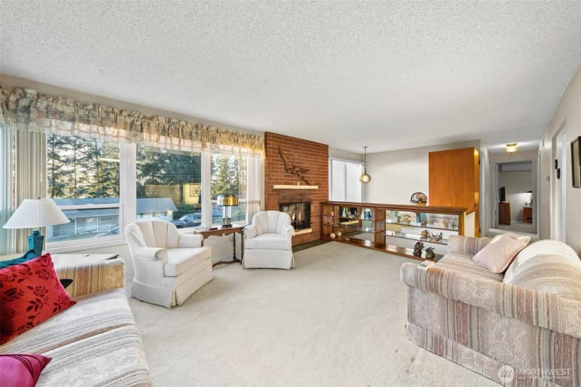 Property photo for 24 158th Place Se, Bellevue photo 3