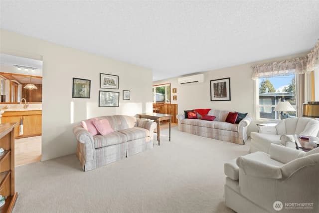 Property photo for 24 158th Place Se, Bellevue photo 5