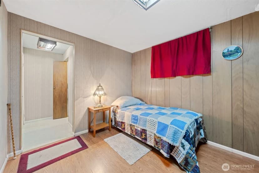 Property photo for 24 158th Place Se, Bellevue photo 20