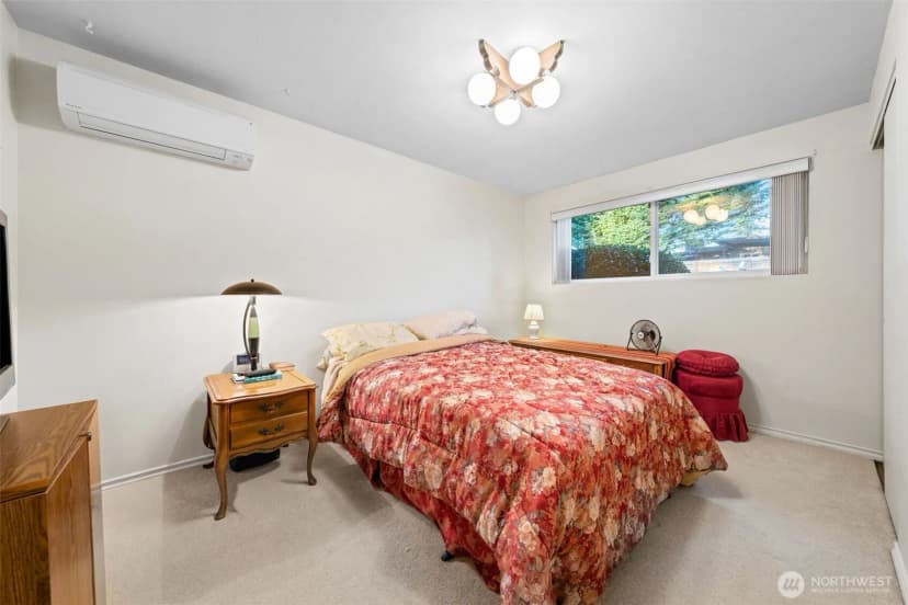 Property photo for 24 158th Place Se, Bellevue photo 14