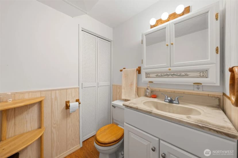 Property photo for 24 158th Place Se, Bellevue photo 21