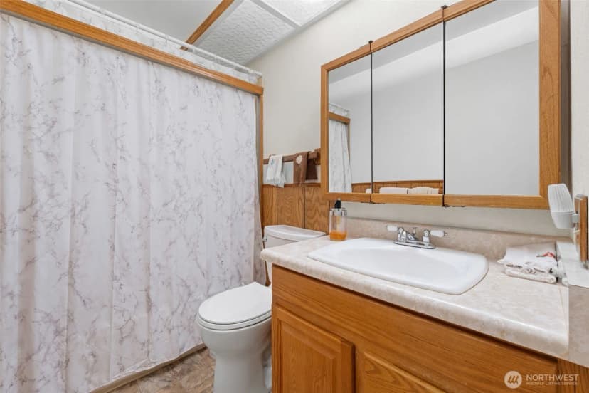 Property photo for 24 158th Place Se, Bellevue photo 16
