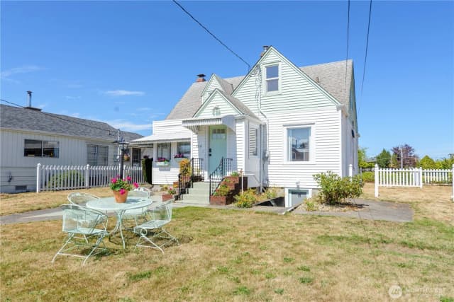 Property photo for 432 E Front Street, Port Angeles photo 3