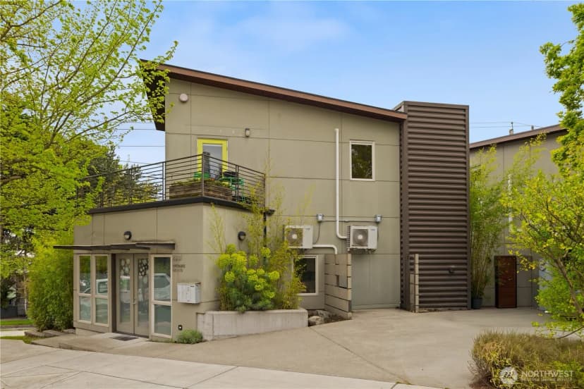 Property photo for 2331 E Madison Street, Seattle photo 8