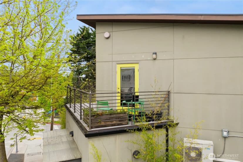 Property photo for 2331 E Madison Street, Seattle photo 11