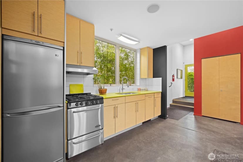 Property photo for 2331 E Madison Street, Seattle photo 6