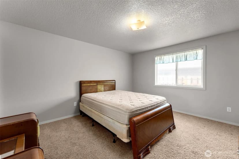 Property photo for 214 Se 11th Circle, Battle Ground photo 22