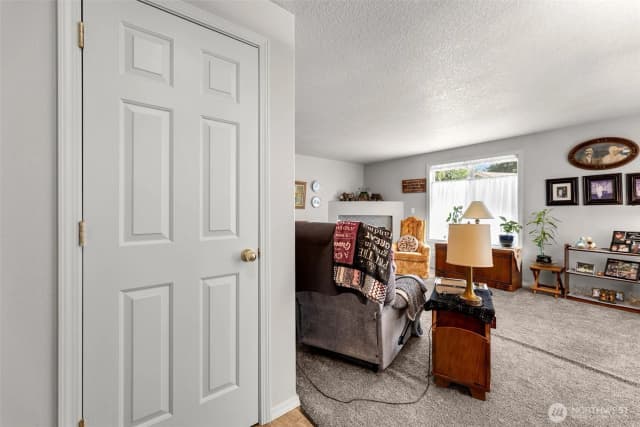 Property photo for 214 Se 11th Circle, Battle Ground photo 5
