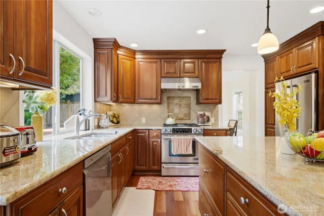 Property photo for 23030 Ne 13th Street, Sammamish photo 4