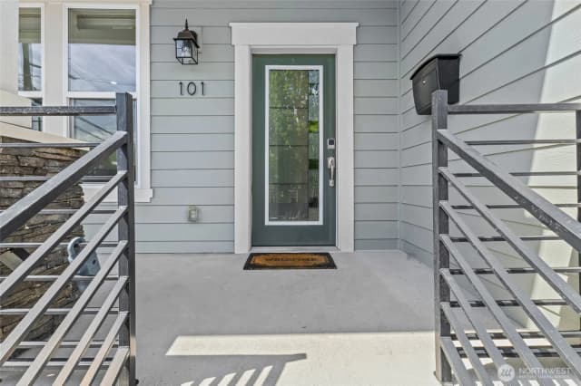Property photo for 101 Martin Luther King Jr Way East E, Seattle photo 4