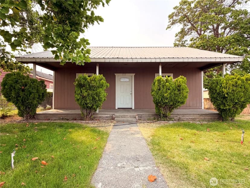Property photo for 213 Bridge Street S, Brewster photo 39