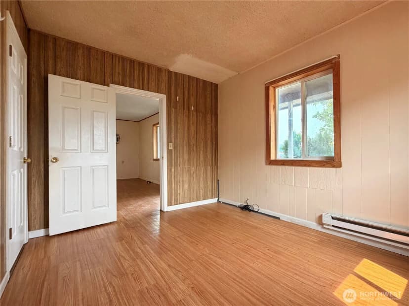 Property photo for 213 Bridge Street S, Brewster photo 17