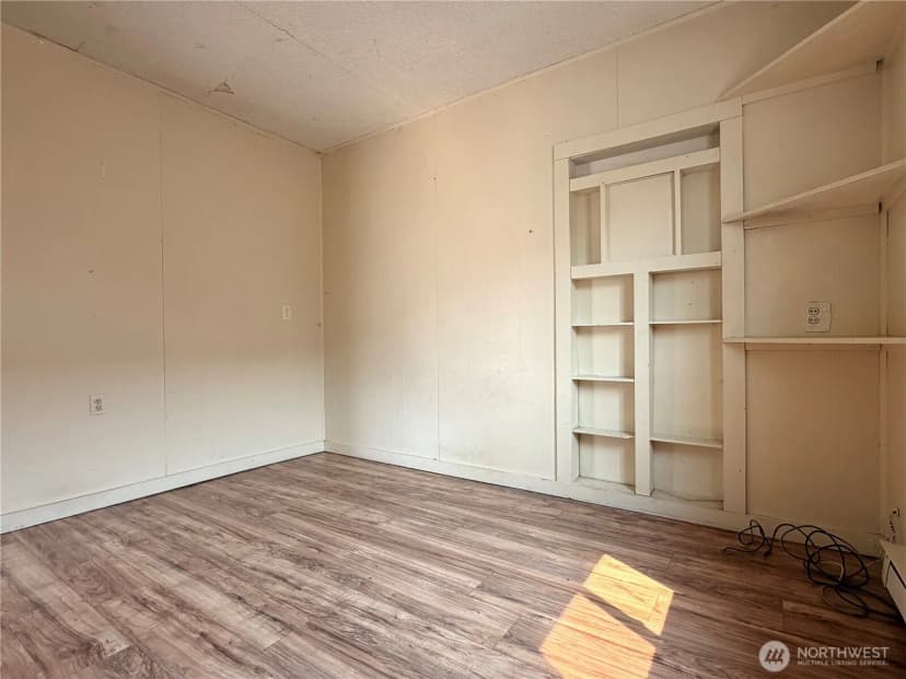 Property photo for 213 Bridge Street S, Brewster photo 20