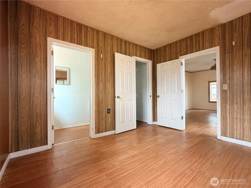 Property photo for 213 Bridge Street S, Brewster photo 14