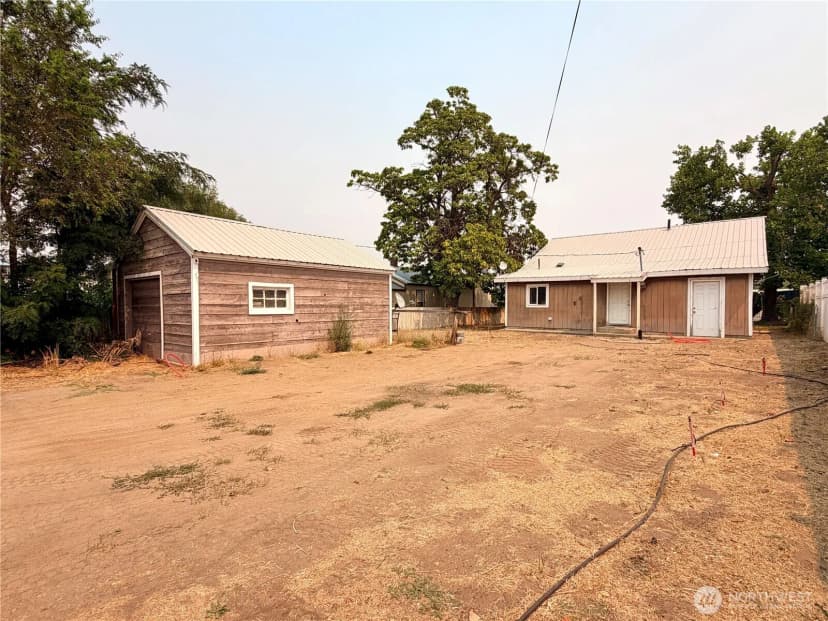 Property photo for 213 Bridge Street S, Brewster photo 34