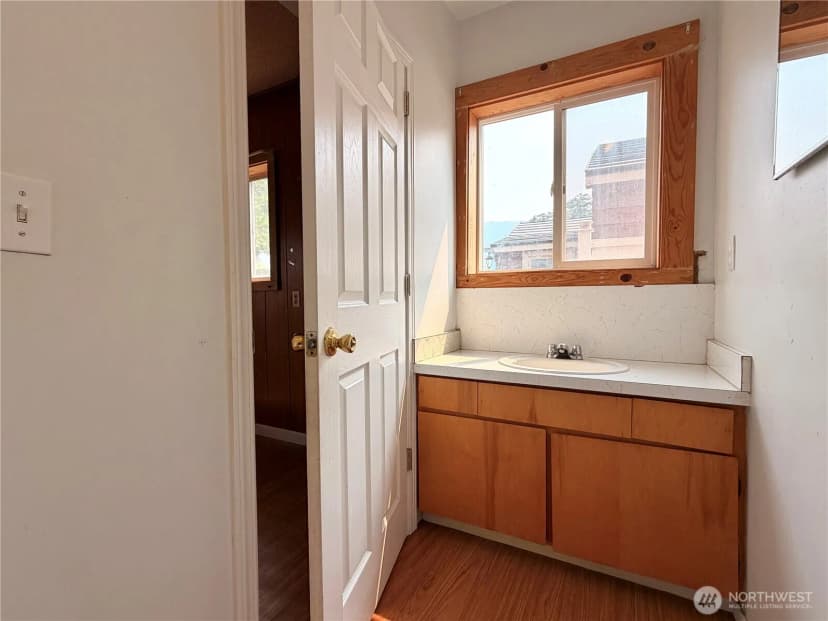 Property photo for 213 Bridge Street S, Brewster photo 16