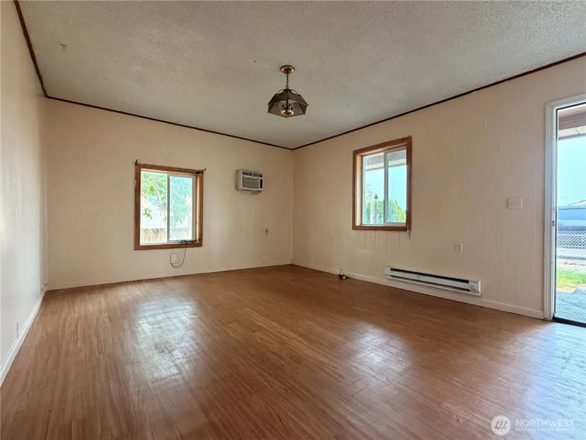 Property photo for 213 Bridge Street S, Brewster photo 7