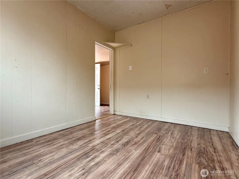 Property photo for 213 Bridge Street S, Brewster photo 21