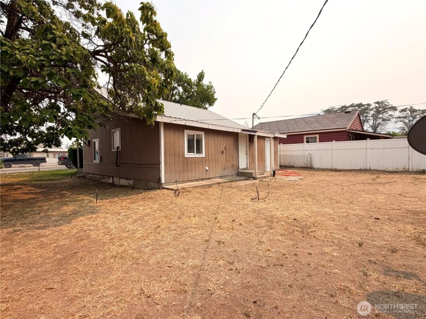 Property photo for 213 Bridge Street S, Brewster photo 36
