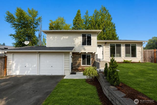 Property photo for 12704 Ne 142nd Court, Kirkland, WA 98034