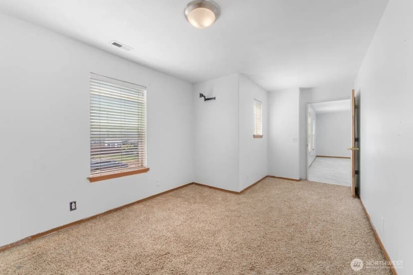 Property photo for 205 Ne Silvernail St, Orting photo 20