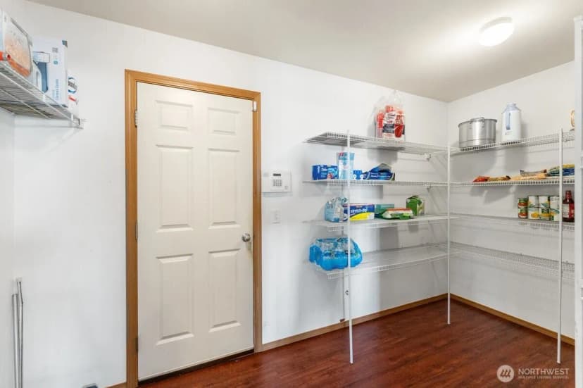 Property photo for 205 Ne Silvernail St, Orting photo 8