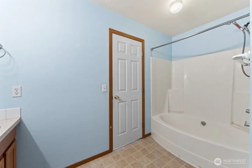 Property photo for 205 Ne Silvernail St, Orting photo 15