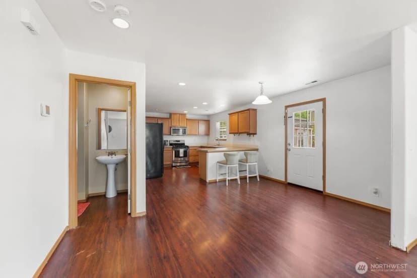 Property photo for 205 Ne Silvernail St, Orting photo 10