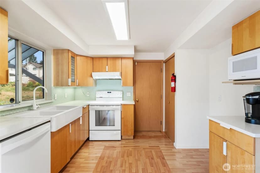 Property photo for 10914 Se 169th Place, Renton photo 8