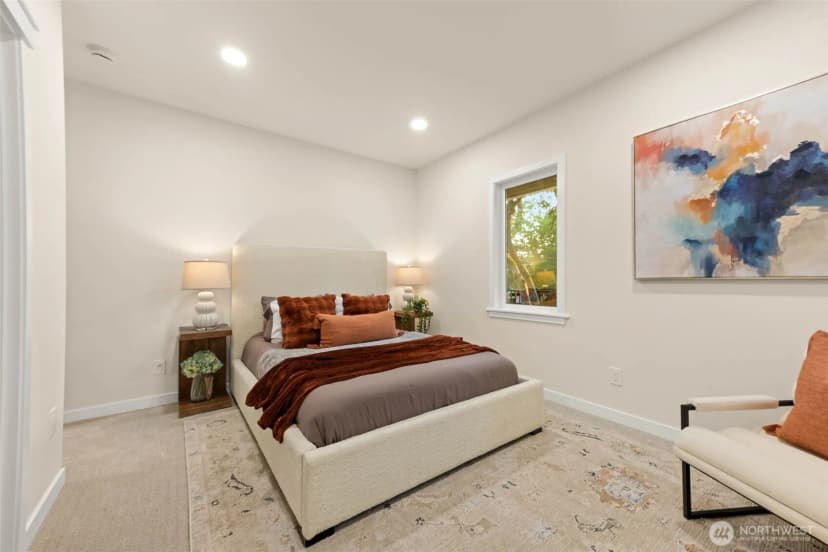 Property photo for 10733 Interlake Avenue N, Seattle photo 13