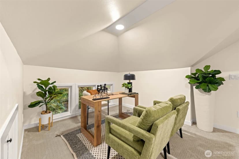 Property photo for 10733 Interlake Avenue N, Seattle photo 19