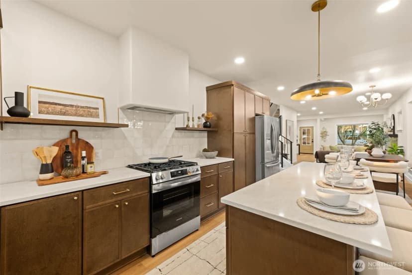 Property photo for 10733 Interlake Avenue N, Seattle photo 10