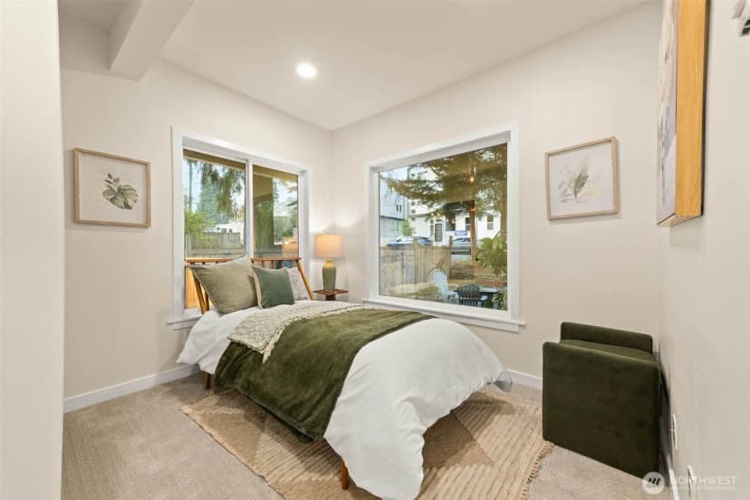 Property photo for 10733 Interlake Avenue N, Seattle photo 18
