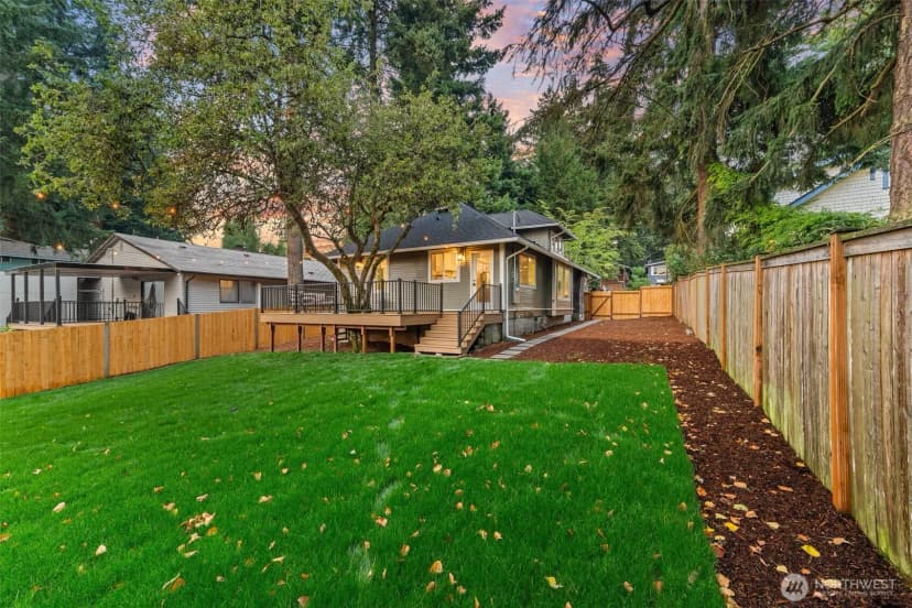Property photo for 10733 Interlake Avenue N, Seattle photo 25