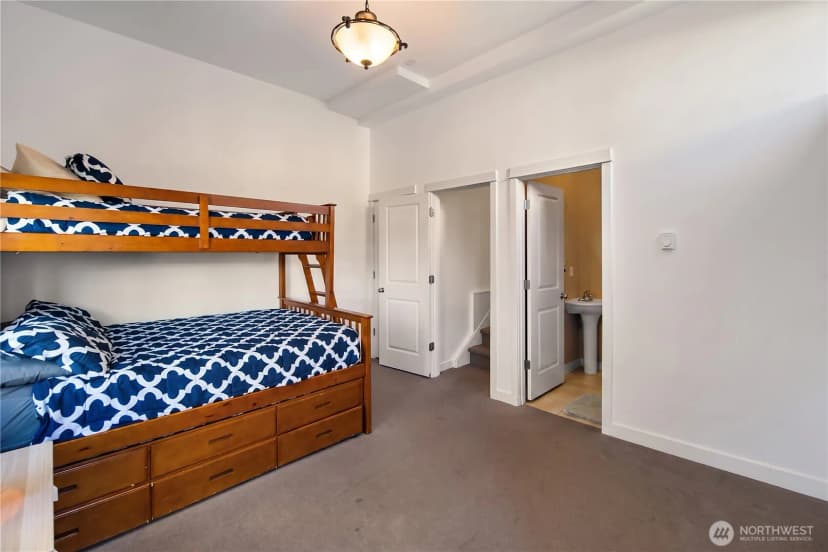Property photo for 226 B 26th Avenue E, Seattle photo 16