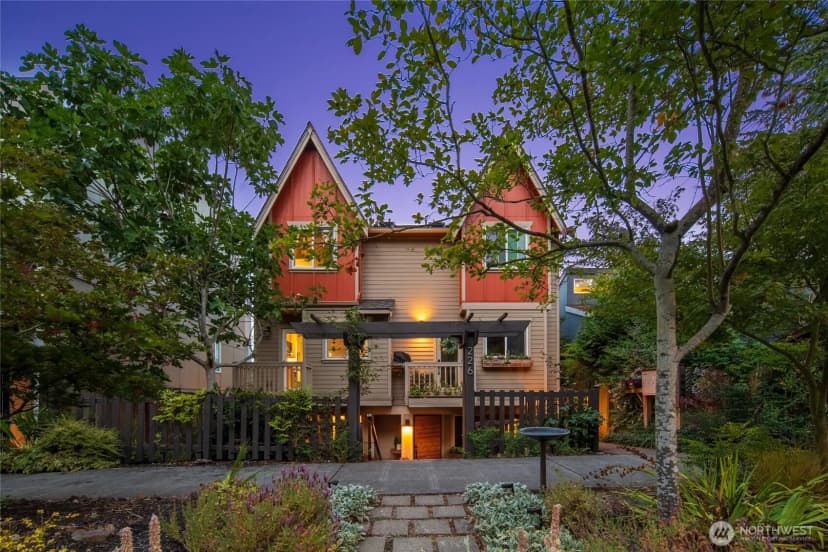 Property photo for 226 B 26th Avenue E, Seattle