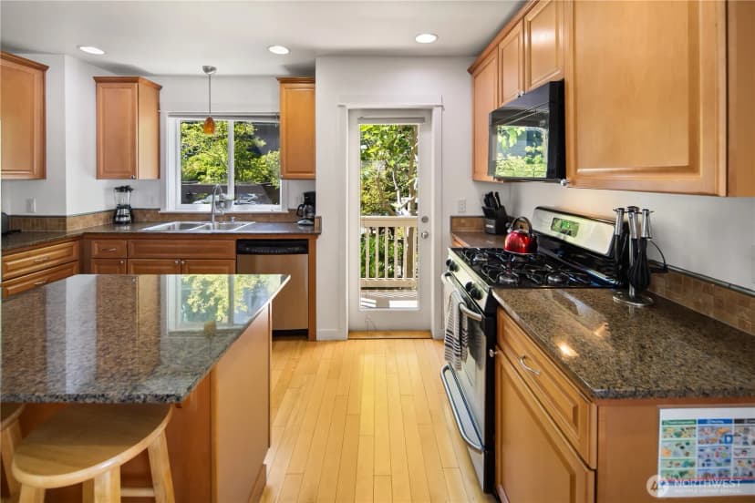 Property photo for 226 B 26th Avenue E, Seattle photo 10