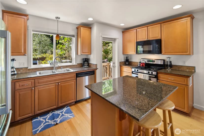 Property photo for 226 B 26th Avenue E, Seattle photo 4