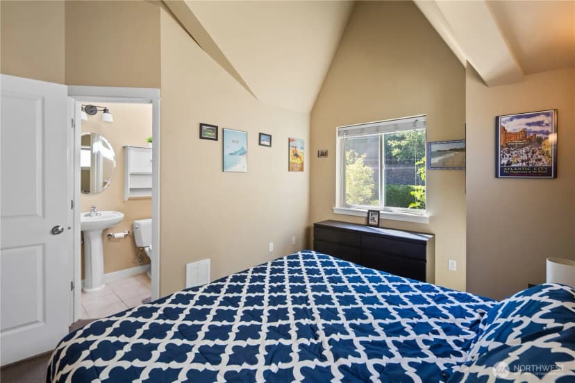 Property photo for 226 B 26th Avenue E, Seattle photo 15