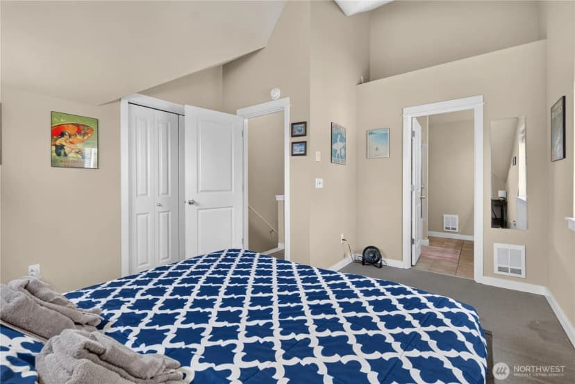 Property photo for 226 B 26th Avenue E, Seattle photo 12