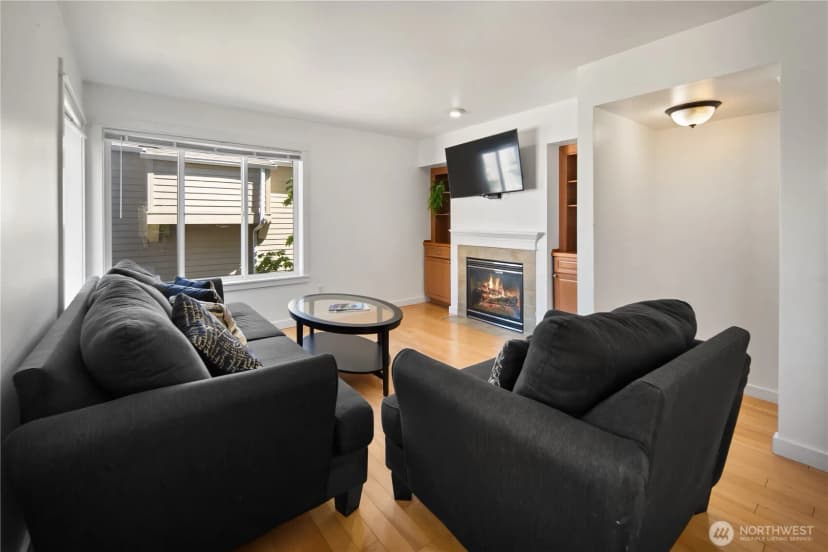 Property photo for 226 B 26th Avenue E, Seattle photo 3