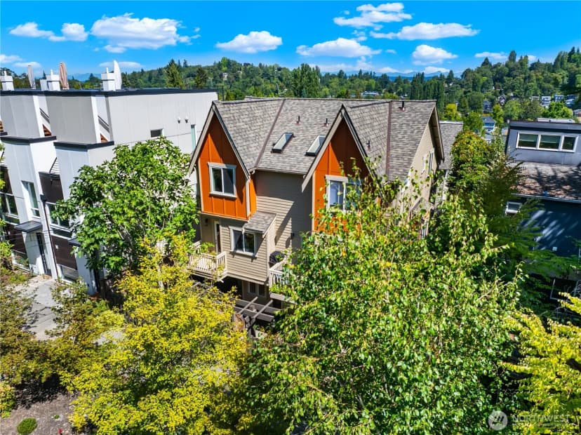 Property photo for 226 B 26th Avenue E, Seattle photo 24