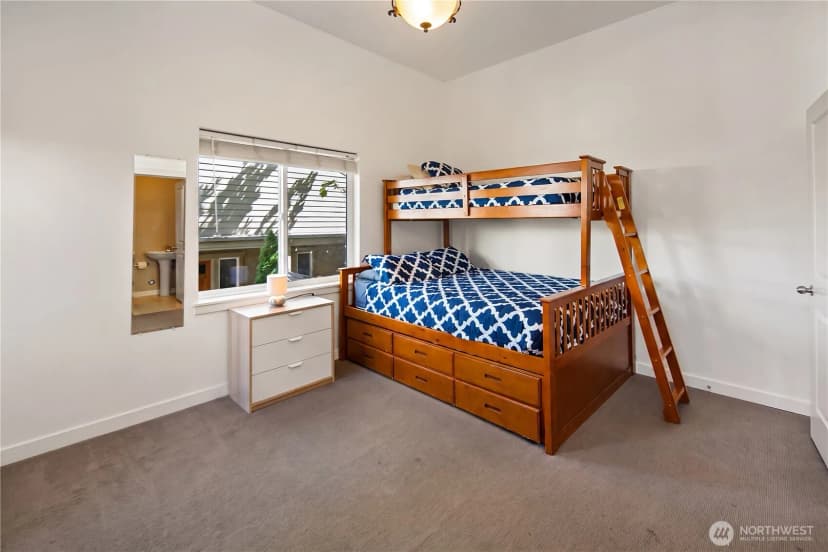 Property photo for 226 B 26th Avenue E, Seattle photo 17